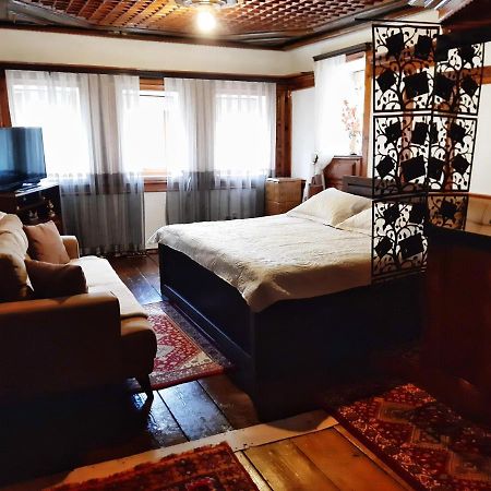 Kulla Dula Guesthouse Gjakova Екстер'єр фото