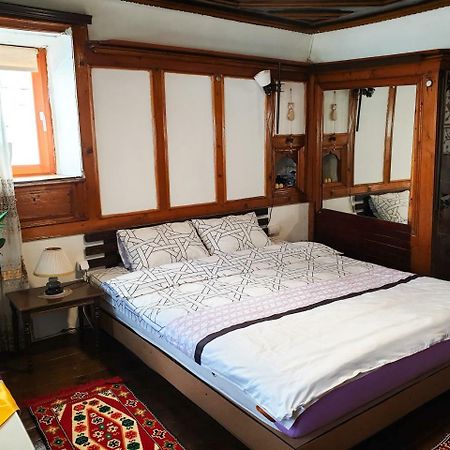 Kulla Dula Guesthouse Gjakova Екстер'єр фото