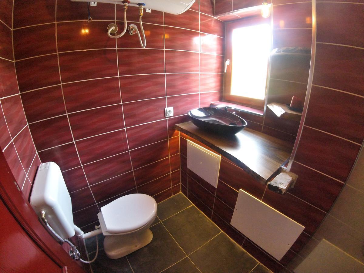 Kulla Dula Guesthouse Gjakova Екстер'єр фото