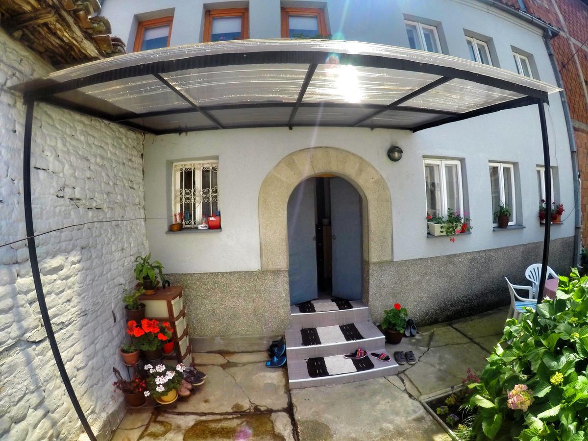 Kulla Dula Guesthouse Gjakova Екстер'єр фото