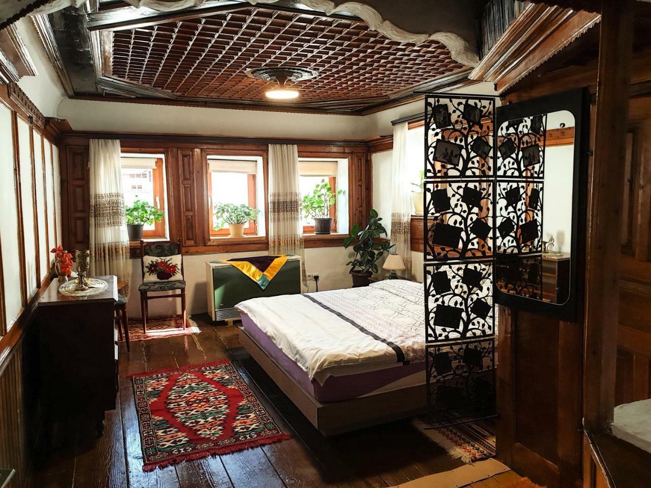 Kulla Dula Guesthouse Gjakova Екстер'єр фото