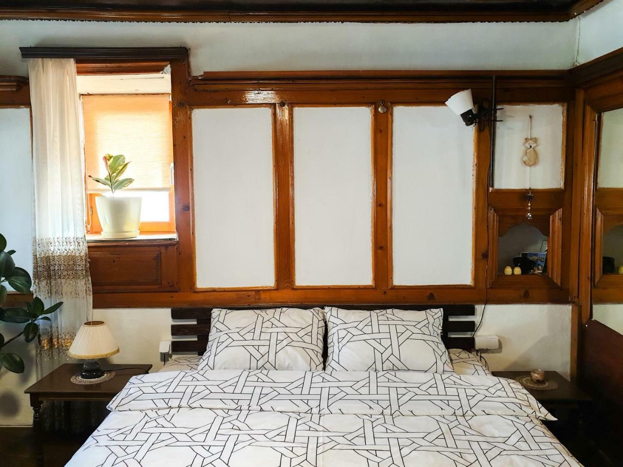 Kulla Dula Guesthouse Gjakova Екстер'єр фото