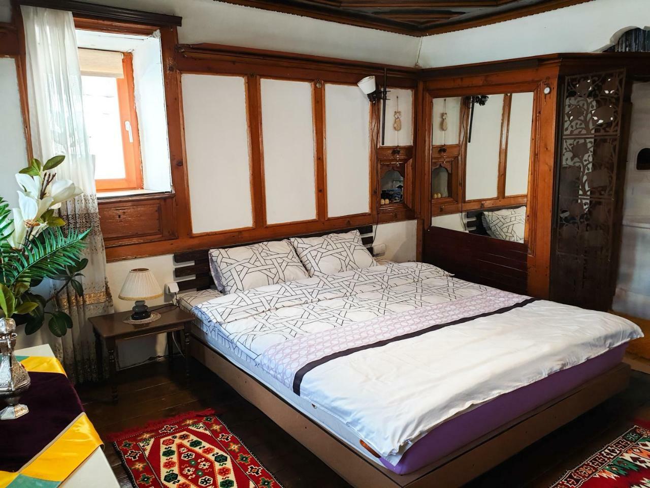 Kulla Dula Guesthouse Gjakova Екстер'єр фото